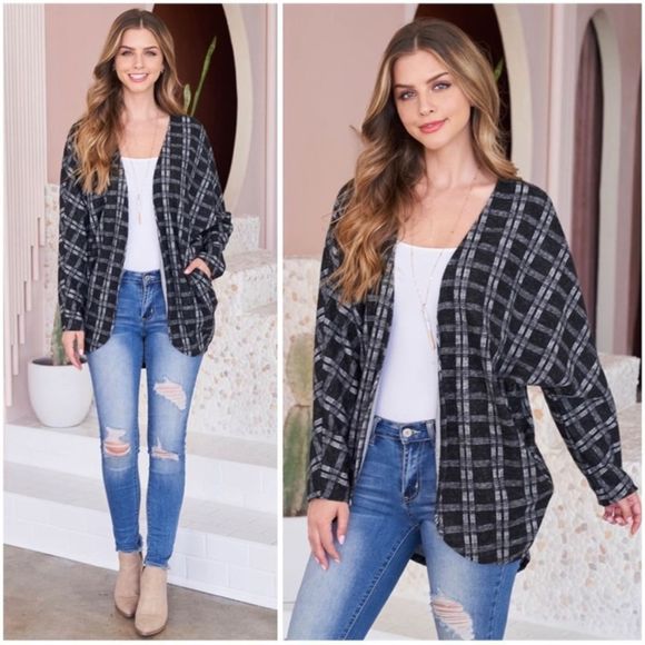 NEW Black Plaid Round Hem Cardigan with Pockets - Picture 2 of 5